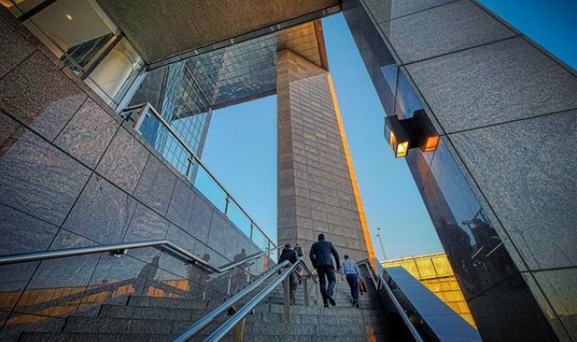 Katar, Suriye’ye yönelik yaptırımların kaldırılması niyetini memnuniyetle karşıladı – Dünya