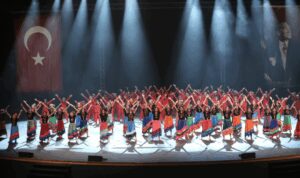 Küçükçekmece’de halk dansları gösterisi gerçekleşti – Kültür-Sanat
