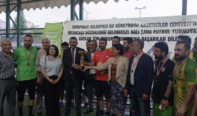 Kurumlar Arası Halı Saha Turnuvası’nda şampiyon Amedspor oldu – Spor