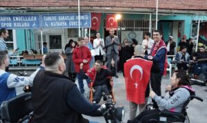 Kütahya Belediyesi’nden özel bireyler için asker kınası eğlencesi – Yaşam