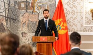 Milatoviç,“Mirko Srzentic” İlkokulu’nu ziyaret etti – Dünya