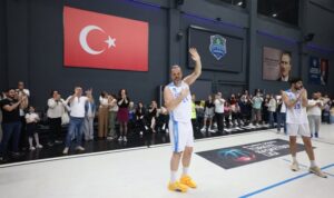 Oğuz Savaş, kariyerini Çayırova Belediyesi formasıyla noktaladı – Spor