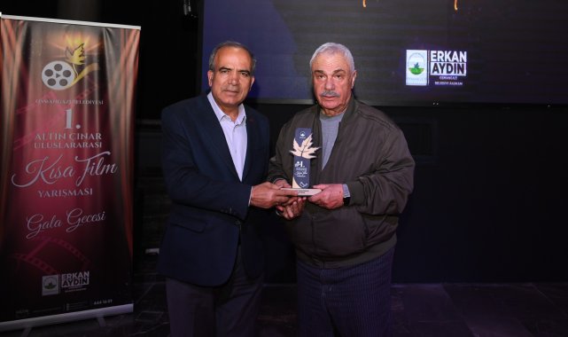 Osmangazi Belediyesi’nden usta oyuncu Halil Ergün’e emek onur ödülü – Kültür-Sanat