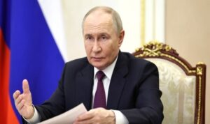 Putin, hükümet üyeleriyle video konferans aracılığıyla toplantı gerçekleştirdi