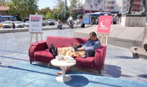 Saadet Partisi Gençlik Kollarından ev genci eylemi – Gündem