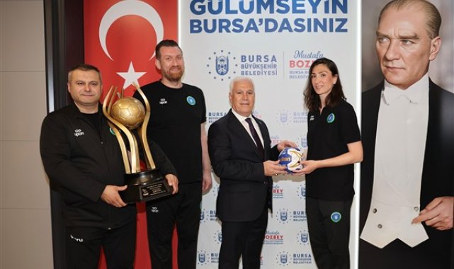 Şampiyon sporculardan Başkan Bozbey’e ziyaret – Spor