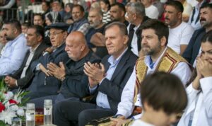 Seçer, ‘Hıdırellez Molla Kerim Karakucak Güreşleri’ni izledi – Spor