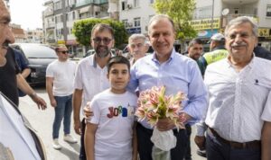 Seçer, Kiremithane Mahallesi Pazar Yeri’nde vatandaşlarla bir araya geldi – Gündem