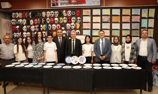 Şehit Mahmut Top Ortaokulu’nda Görsel Sanatlar Sergisi – Kültür-Sanat