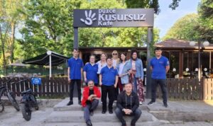 Tiyatro oyuncularından Kusursuz Kafe’ye ziyaret – Kültür-Sanat