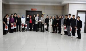 TÜBİTAK finalistlerinden İl Müdürü Çalışkan’a ziyaret – Gündem