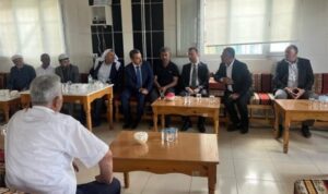 Vali Ekici, Oyalı Köyü’nde taziye ziyaretinde bulundu – Gündem