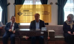 Yazar Ali Emre, Edebiyat Akademisi’nde öğretmenlerle buluştu – Kültür-Sanat